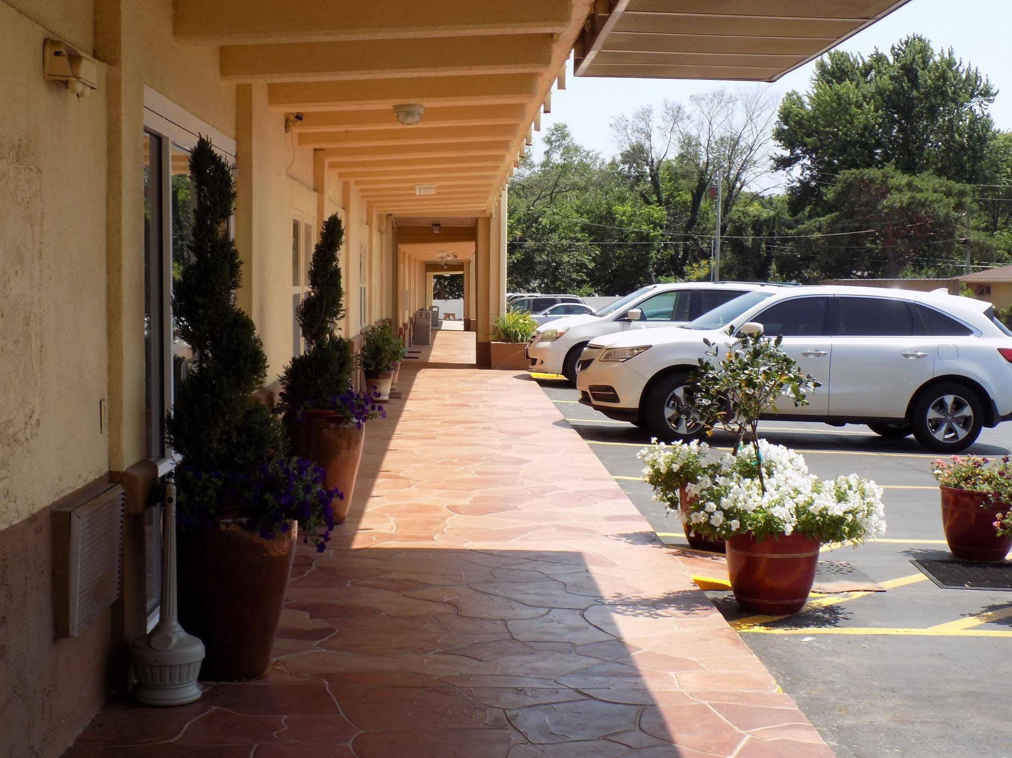 Virginia Inn Lawrence Exterior foto
